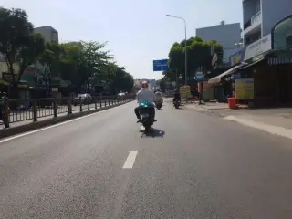 Thu Mua Đồ Cũ, Bàn Ghế Cũ Giá Cao Tận Nơi TP.HCM