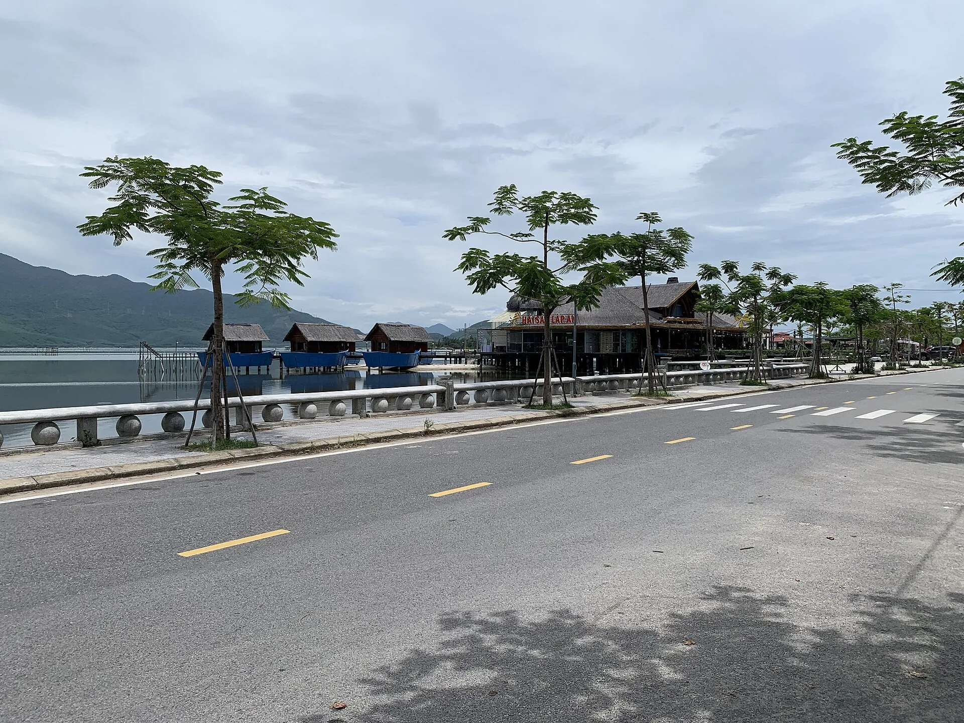KURI Coffee Bar & Restaurant - Lăng Cô