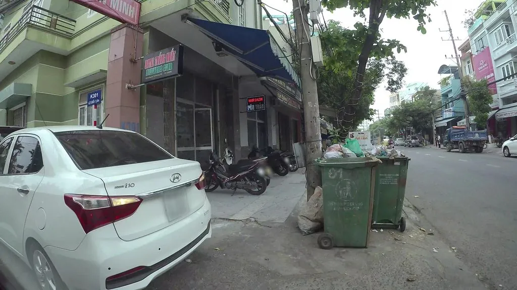 Avis Vietnam