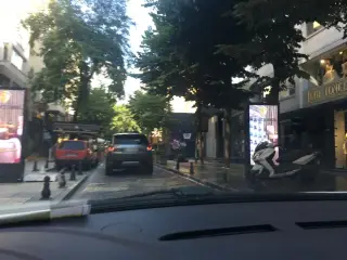 Yalan Dünya