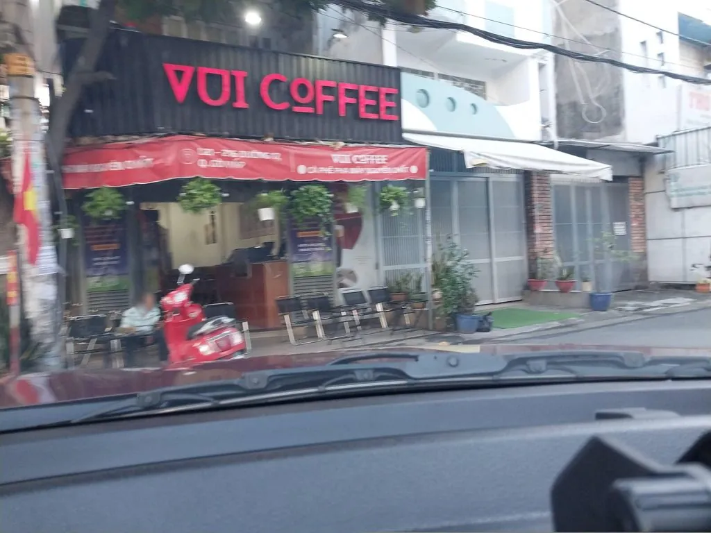 Xưởng Quần Áo Sỉ Linh Bê