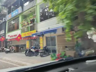 Tiệm Cơm Hùng Tuyết
