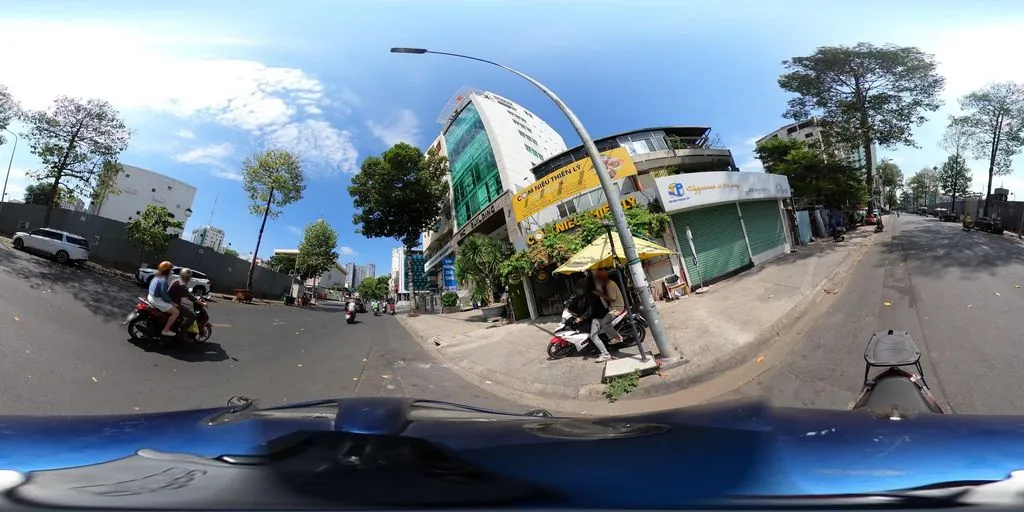 Dong Du Business International School