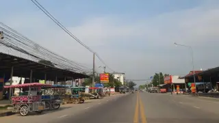 Tlad Ban Phe Rayxng Hi