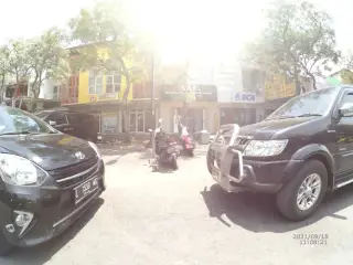 Apotek Gayatri Bringin Bendo