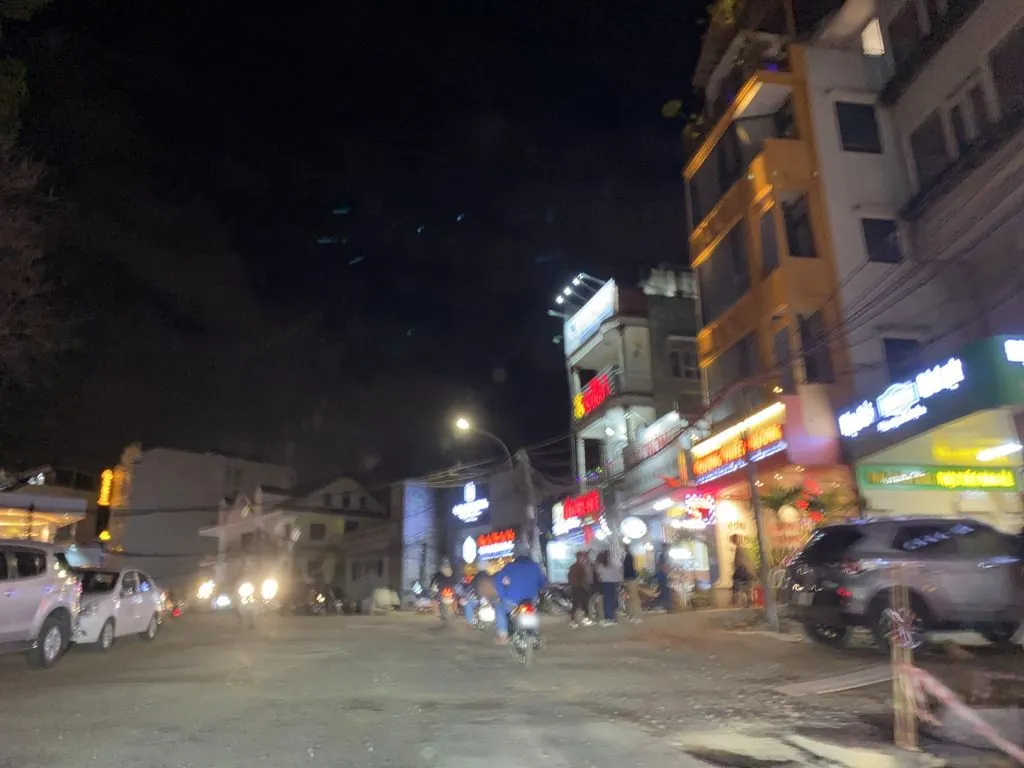 Lẩu Gà Lá Chính Gốc É 2C