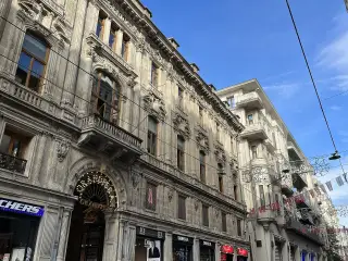 Skechers Grand Pera Shopping Mall - Istanbul
