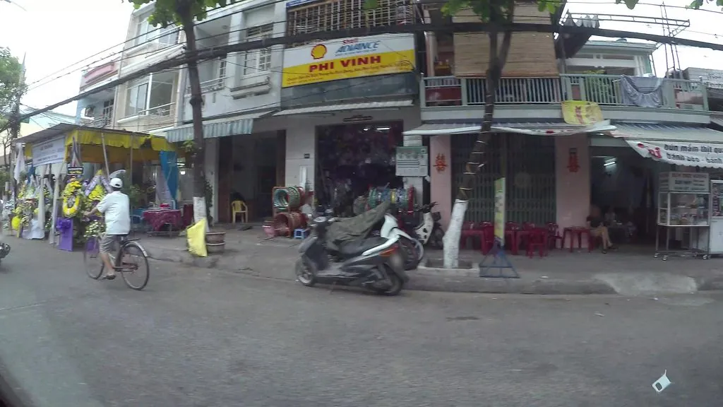 Tiệm cơm Bà Tàu