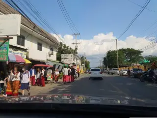 Tadphm Chay Ni Ym khathNiyomcut BarberShop