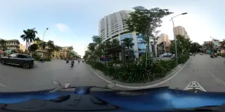 Tiệm Cô Cong