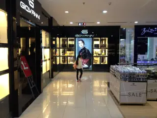 UNIQLO Vincom Bà Triệu — фото 2