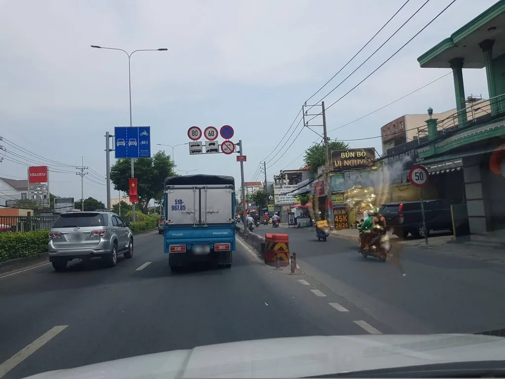 Mắt kính An Hi