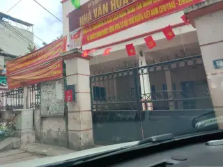 NHÀ HÀNG VEN HỒ - Thành Phố Giao Lưu