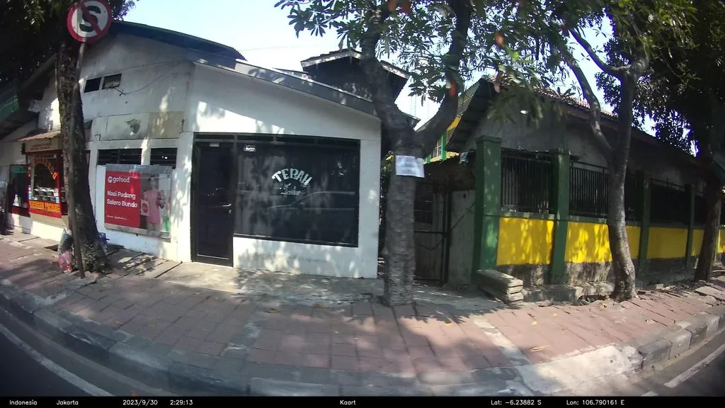 Resto d'SDL Ayam Ngumpet dan Sate Goreng
