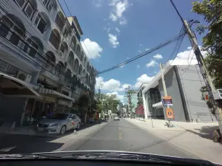 Holy Smokes Sukhumvit 49