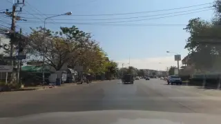 Kwyteiyw Reux Rim Khlxng