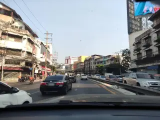 ร้านเช่าชุด ลิลลี่แองเจิ้ล ดินแดง