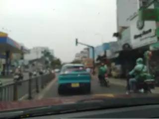 Cửa Hàng Toàn Màn Hình