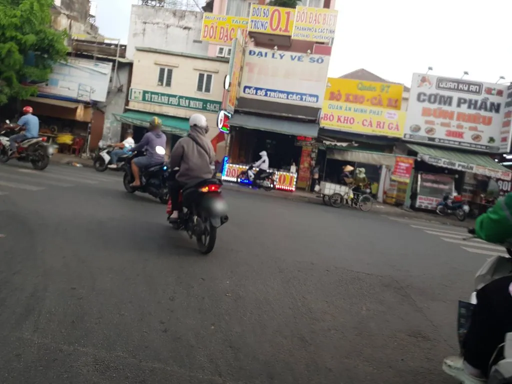 Duyên Beauty - Nail & Nối Mi