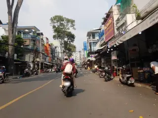 Cửa Hàng Âm Thanh Ánh Sáng Tính Mạnh