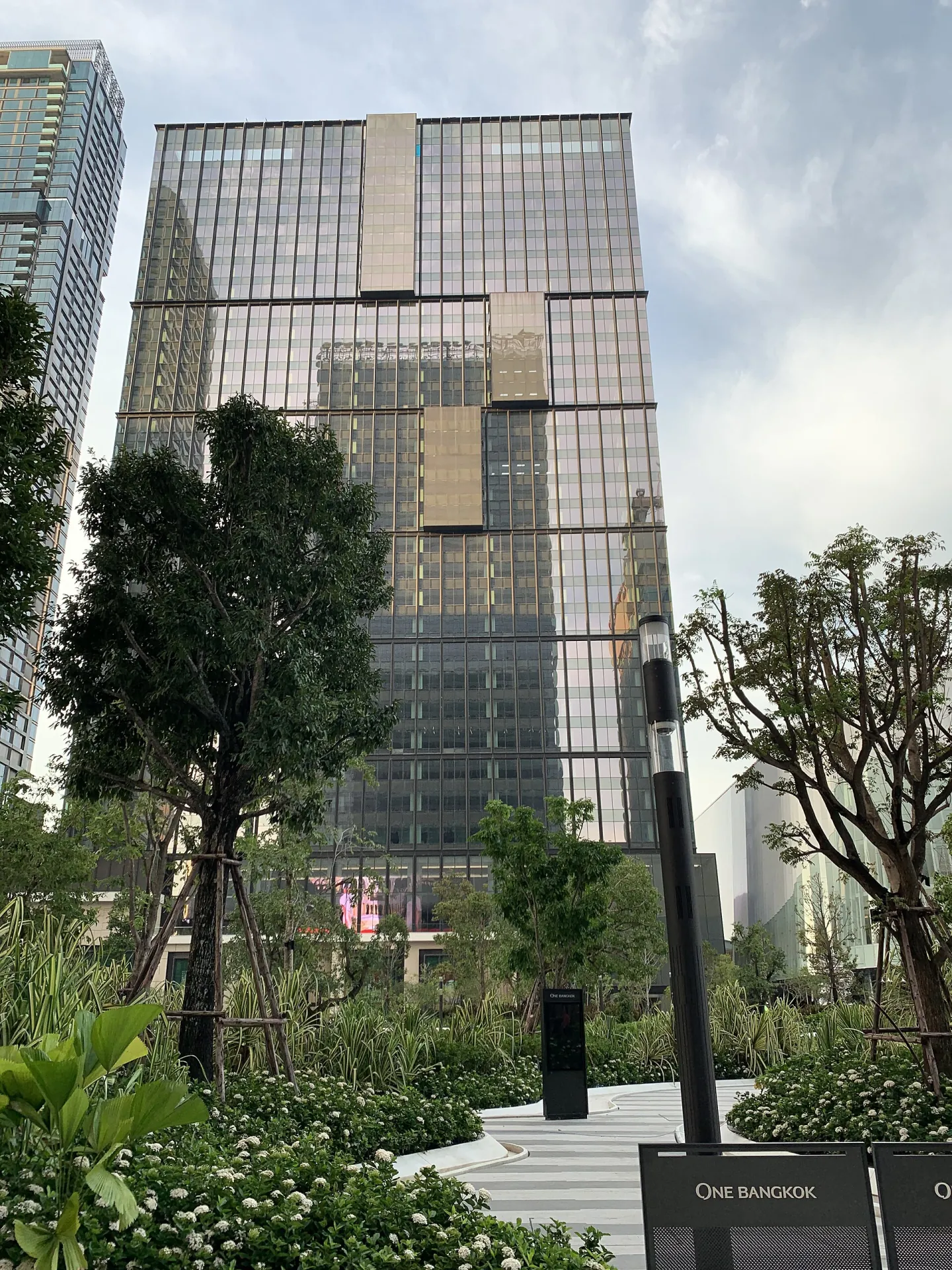Woo Gogi sakha One Bangkok