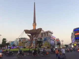 Anh Thợ Xăm Vui Vẻ - Bình Dương — фото 2