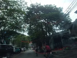 Nem Nướng Nha Trang & Chân Cánh Gà Chiên Mắm Rang Muối
