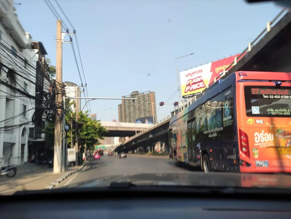 Teiw Maeklong Lengzabb
