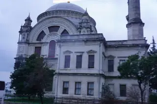 Dolmabahçe Valide Sultan Câmii