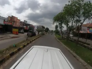 Optik B Riski Zamrud