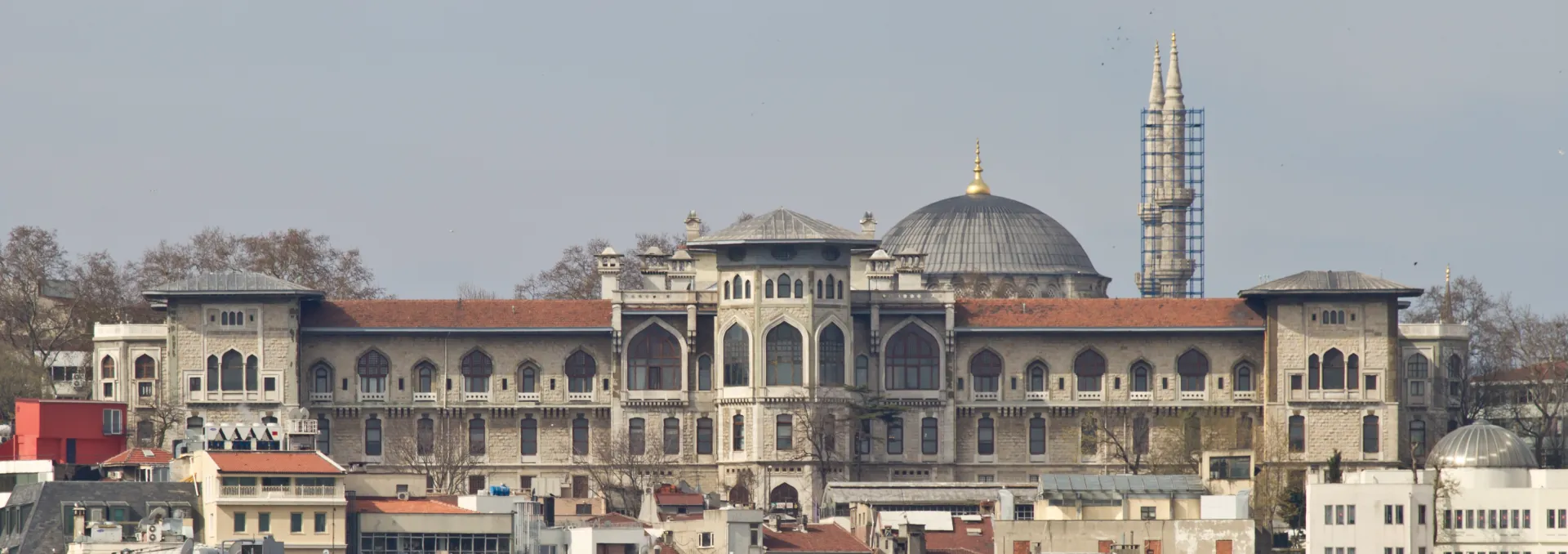 Здание лицея Istanbul Erkek Lisesi, куда поступают по результатам экзамена LGS