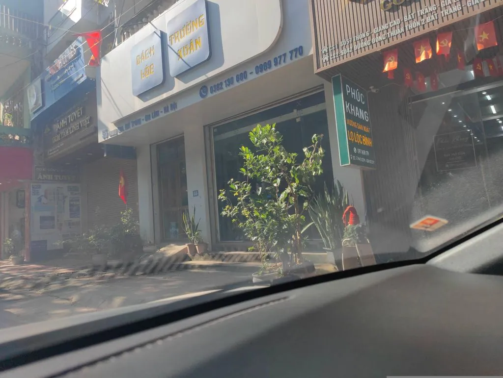 Quách Tiểu Gốm Sứ Trung Hương