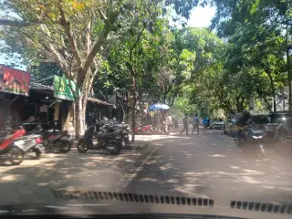 Gelap Nyawang Food Court