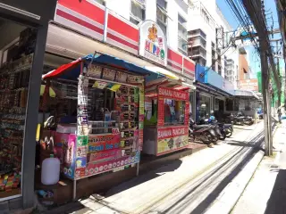 Sea waves tattoo studio