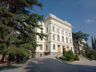 Postuplenie V Gruzinskij Universitet Inostrancu: Ekzameny, Dokumenty, Stoimost' Goda