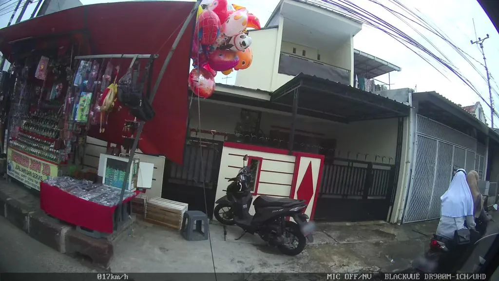 Optik B Riski Depok Timur