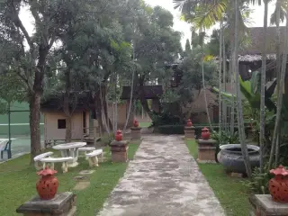 Eakkanak House