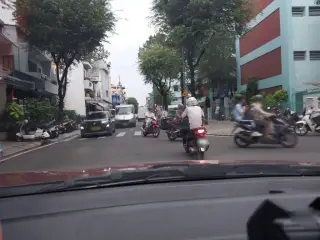 Quán Hai Chị Em