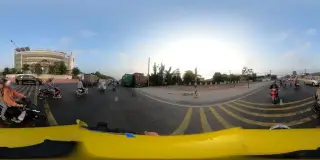 Lẩu gà lá é dĩ an