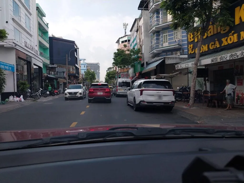 Hoàng Ký Cơm Gà Xối Mỡ