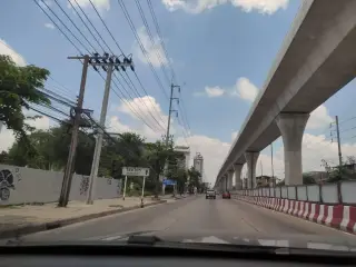 Man Chatr Thxng Phrapradaeng