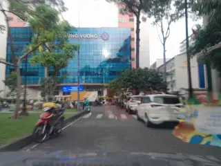 Dim Tu Tac Hung Vuong Plaza