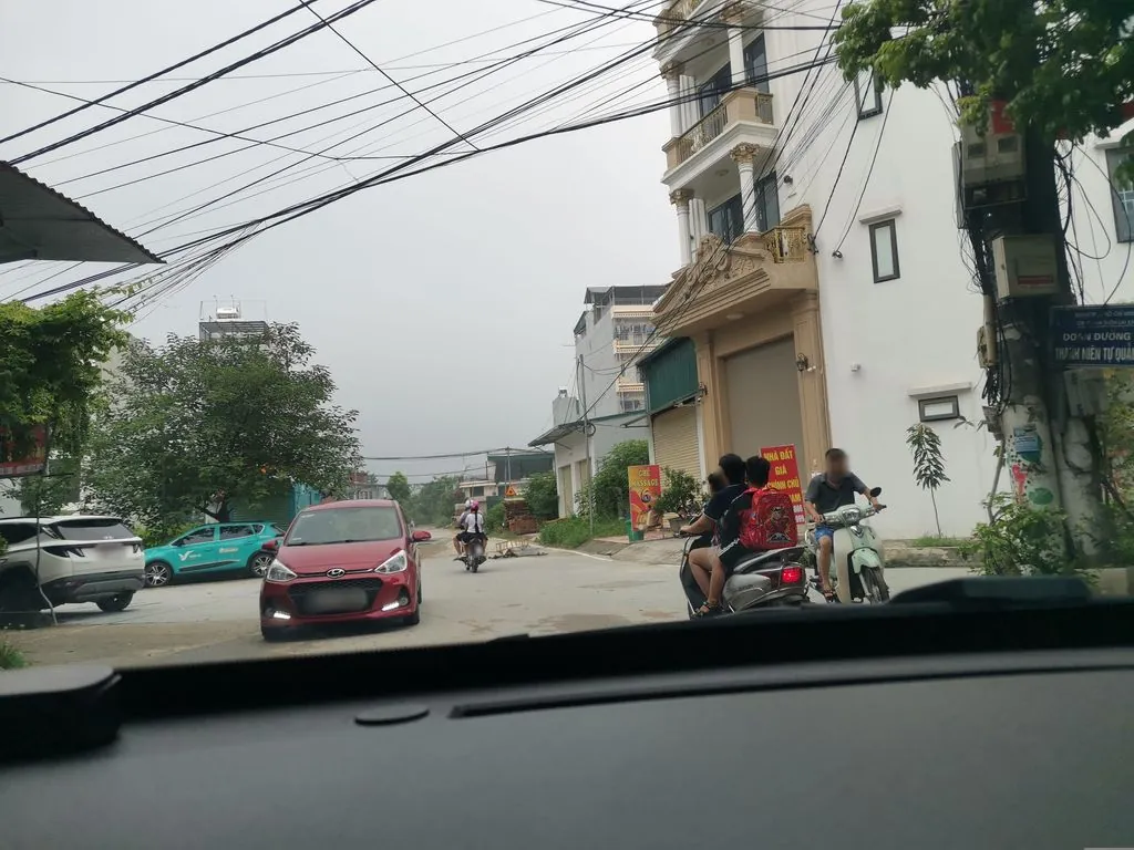 Tổng kho đồng hồ cây Châu Âu