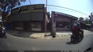 Bidan Dewi Apriani