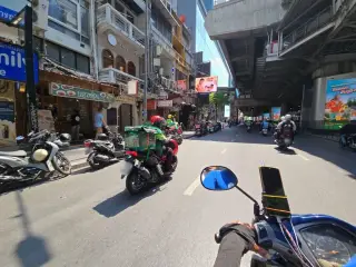 Mo-Mo-Paradise