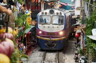 50 Cafe Train