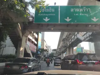 Khunnay Khaw Kaeng