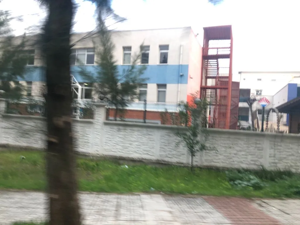 Karsıyaka Bahcesehir Koleji