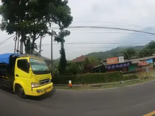 Saung Awi Ciwidey Bandung Selatan