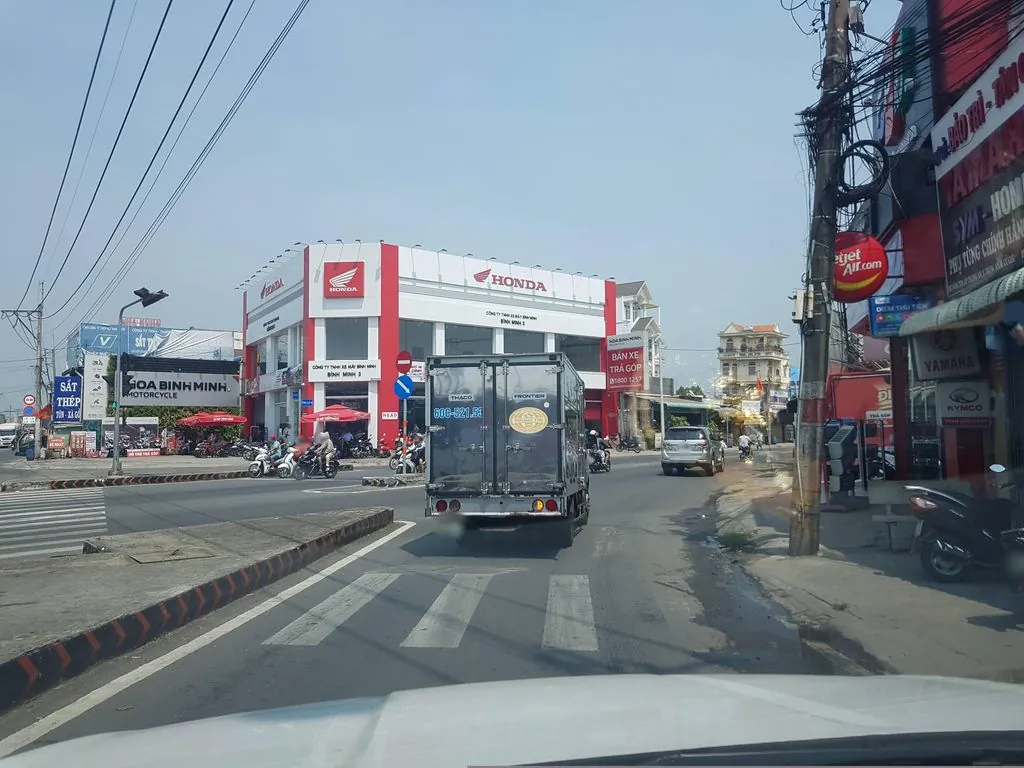 Trà Sữa Cầu Vồng Tím
